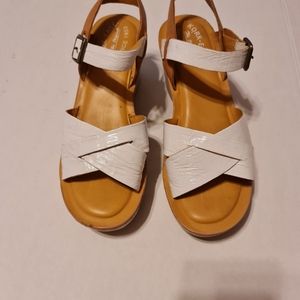 Kork Ease wedge wihte leather sandals size 8.5